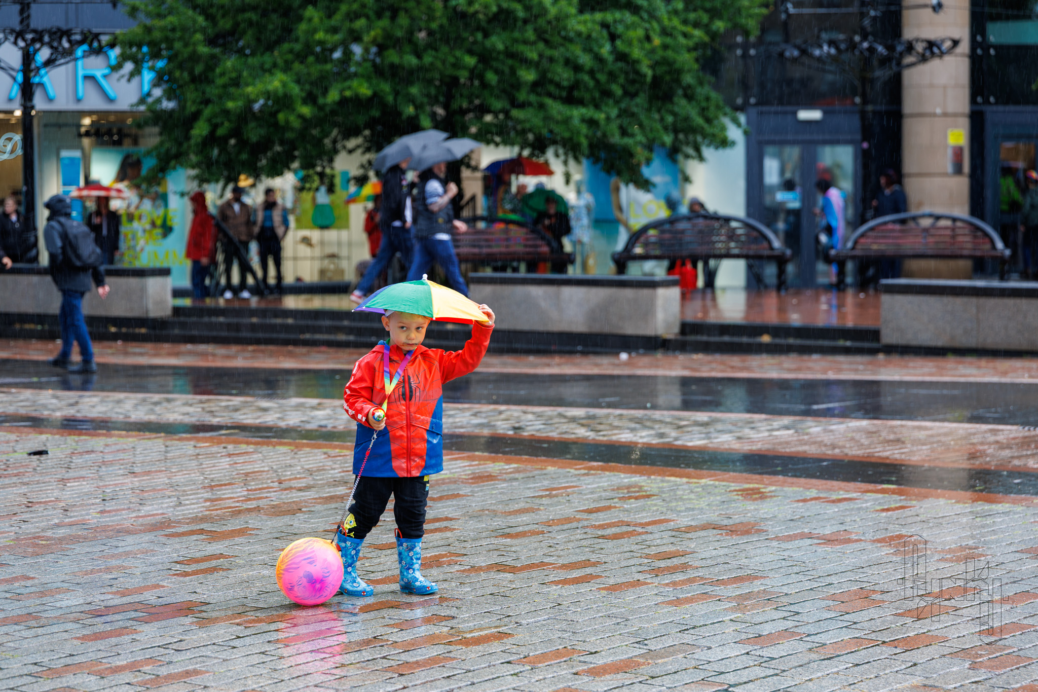 kid with a balloon